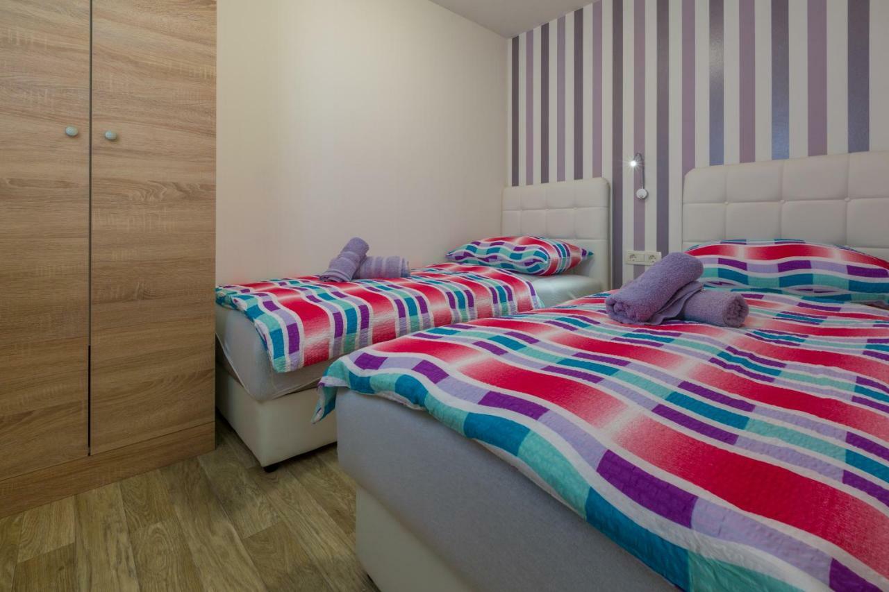 Mobile Homes Pine Tree Dobropoljana Exterior foto