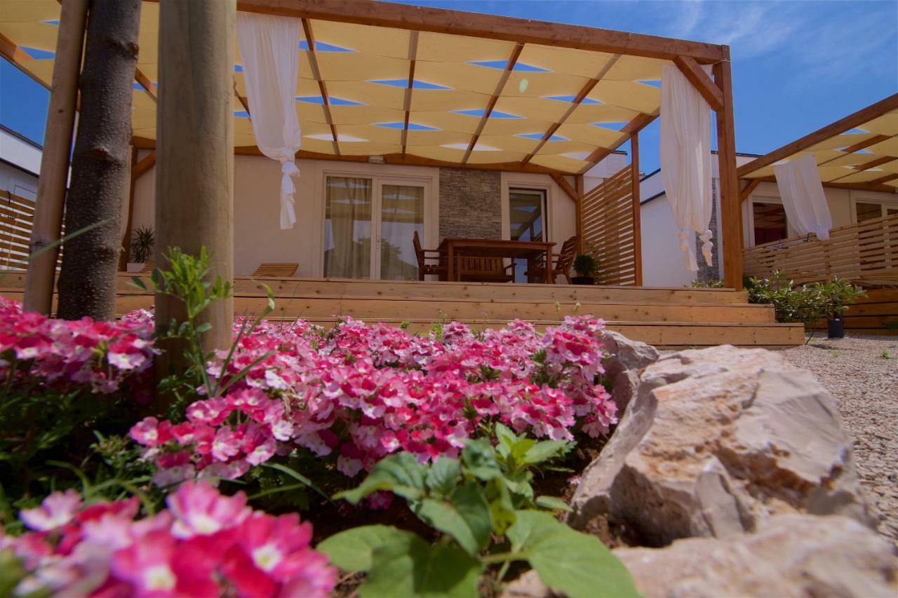Mobile Homes Pine Tree Dobropoljana Exterior foto