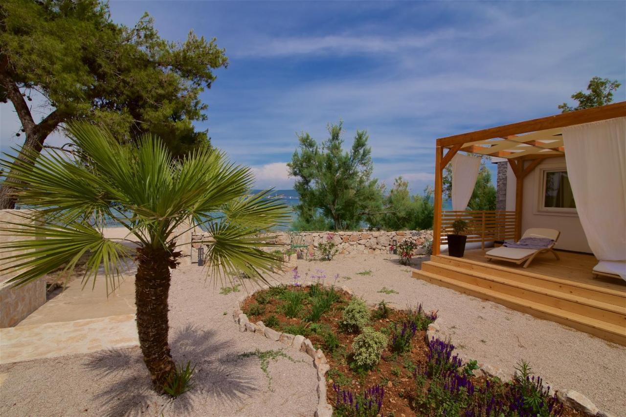 Mobile Homes Pine Tree Dobropoljana Exterior foto